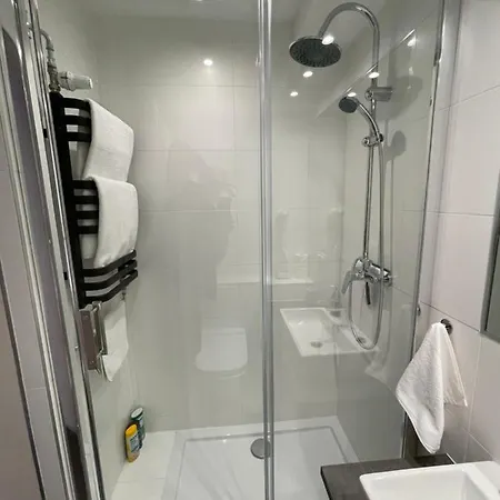 Przystanek Aleja Korfantego 8 * Katowice