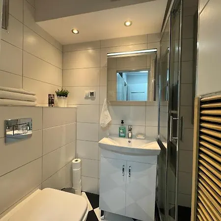 Przystanek Aleja Korfantego 8 Appartement Katowice