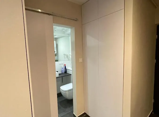 Διαμέρισμα Przystanek Aleja Korfantego 8 *