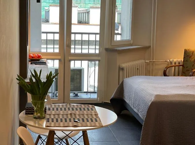 Przystanek Aleja Korfantego 8