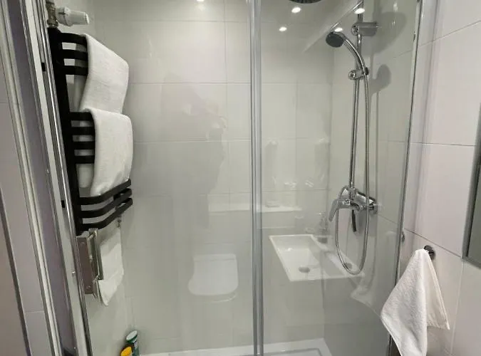 Przystanek Aleja Korfantego 8 * Katowice